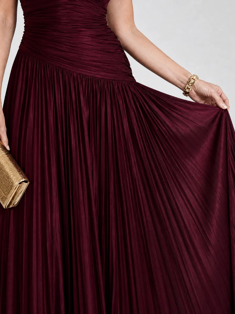 Lemar™ Sleeveless Pleated V Neck Midi Dress - photo 3