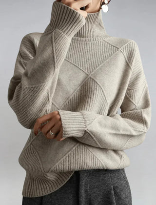 Diamond Pattern Turtleneck Sweater in Gray