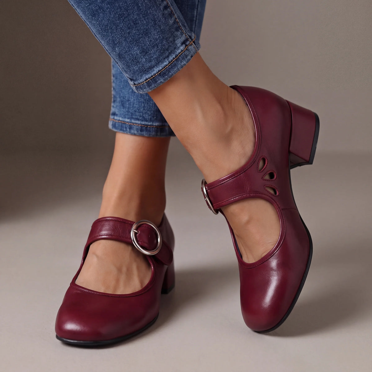 Buckle Strap Block Heel Mary Jane Shoes in Burgundy